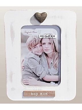 🆕- Sheffield Home- Farmhouse
"Boy Mom" Wood 4x6 Picture Frame